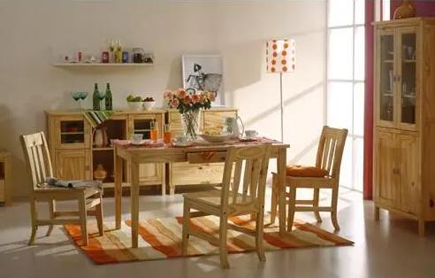 松木家具怎么樣，松木家具的優(yōu)缺點(diǎn)有哪些？