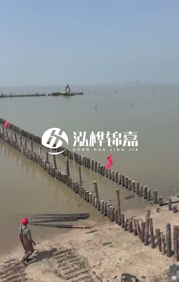 江蘇打松木樁專業(yè)施工隊(duì)-打圓木樁多少錢一米合適？