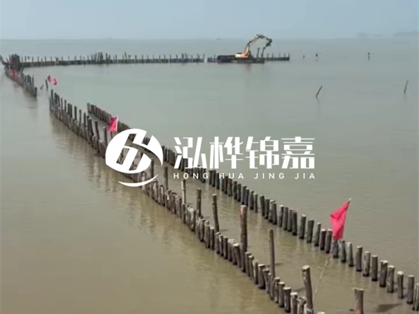 河道護坡打樁對河岸保護有何作用？河道松木樁水面需要預(yù)留多長？